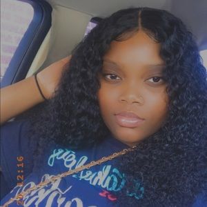 Meet your Posher, Leayah